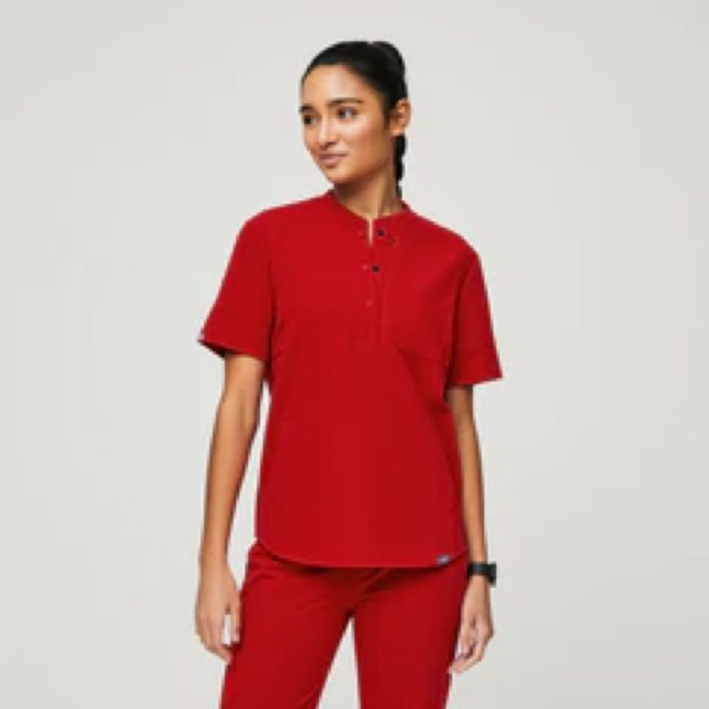 Figs Gidya Relaxed Henley Winning Red Top